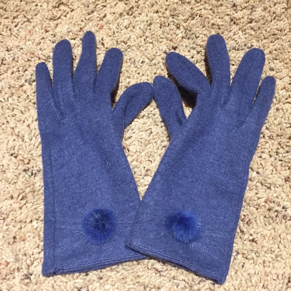 Chic gloves-NWOT